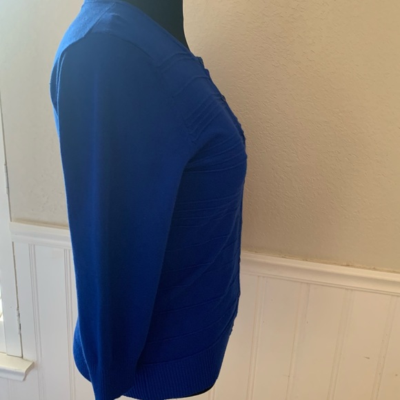 Cable & Gauge sweater beautiful blue color, front button - Picture 4 of 8